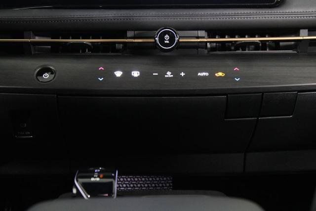 Certified 2024 Nissan Ariya AWD image 22