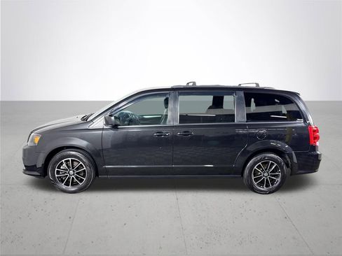 Used 2018 Dodge Grand Caravan GT image 9