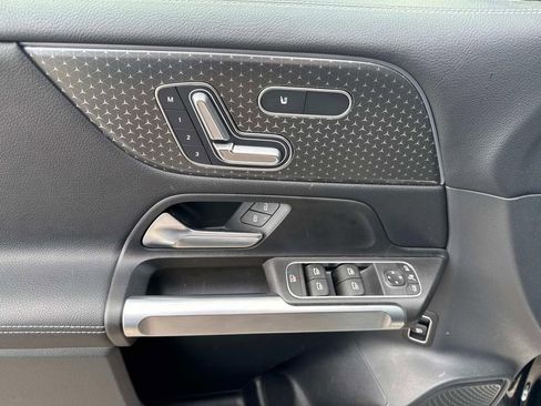 Used 2024 Mercedes-Benz GLB 250 image 28
