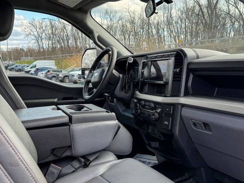 Used 2023 Ford F550 2WD Crew Cab Super Duty image 15