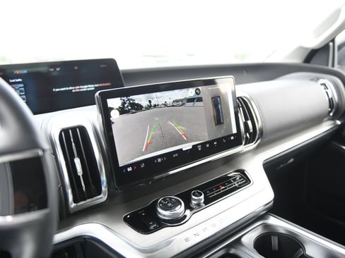 New 2027 Ford Expedition Platinum RWD image 21