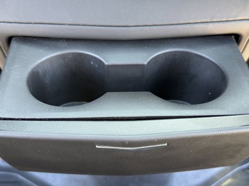 Used 2023 Cadillac Escalade Premium Luxury image 23