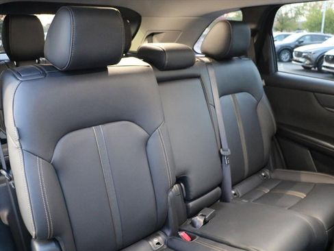 Certified 2025 MAZDA CX-90 3.3 Turbo w/ Select Package image 9