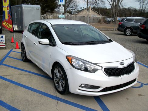 Used 2016 Kia Forte EX image 21