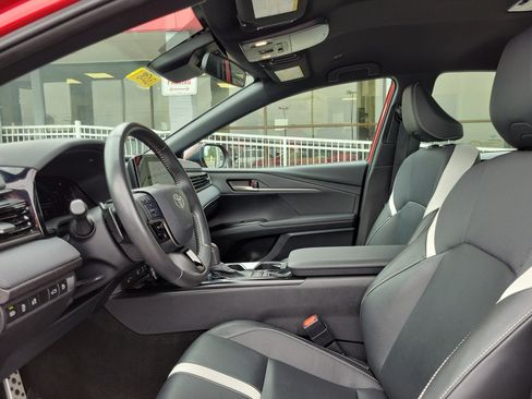 Used 2025 Toyota Camry SE FWD image 15