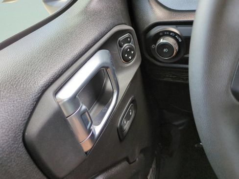 Used 2024 Jeep Wrangler Unlimited Sport AWD/4WD image 17