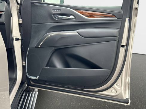 Used 2021 Cadillac Escalade Premium Luxury w/ Driver Assist Tech Package image 12