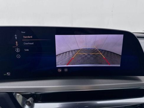 Used 2024 Cadillac Lyriq Luxury image 17