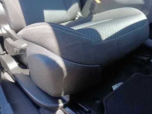 Used 2022 GMC Terrain SLE w/ Elevation Edition FWD image 31