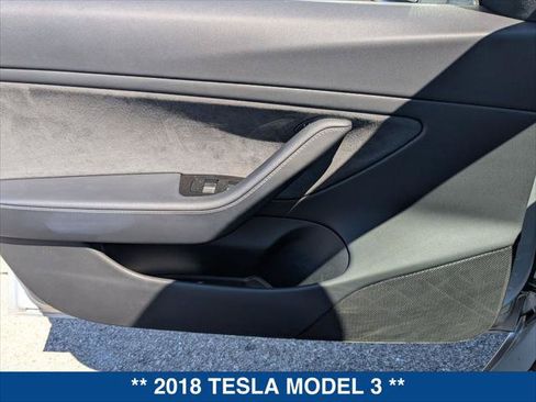 Used 2018 Tesla Model 3 Long Range RWD image 10