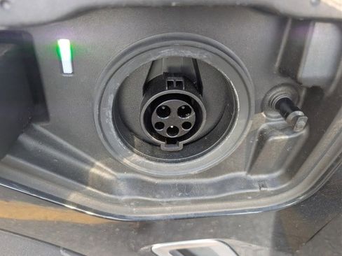 Used 2022 BMW X5 xDrive45e image 11