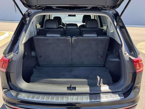 Used 2018 Volkswagen Tiguan SE FWD image 16