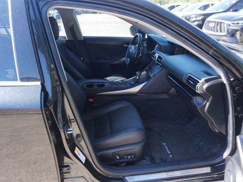 Used 2018 Lexus IS 300 w/ Premium Package RWD image 14