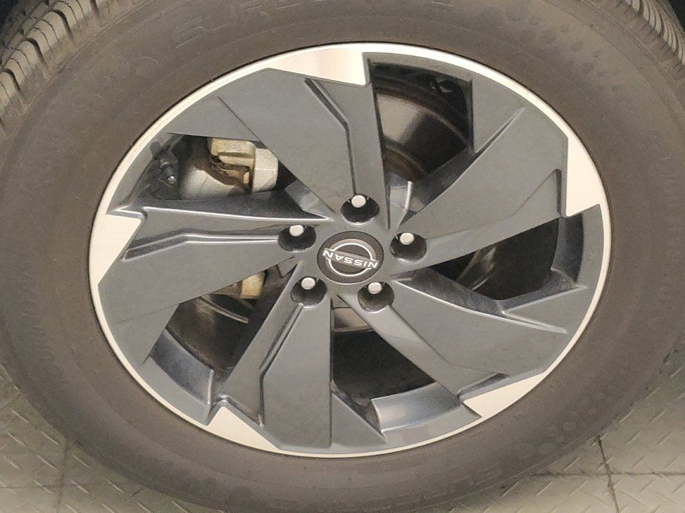 Used 2025 Nissan Rogue SV AWD/4WD image 31