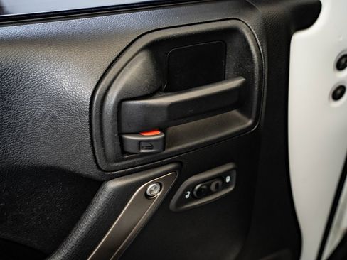 Used 2018 Jeep Wrangler Unlimited Sport image 20