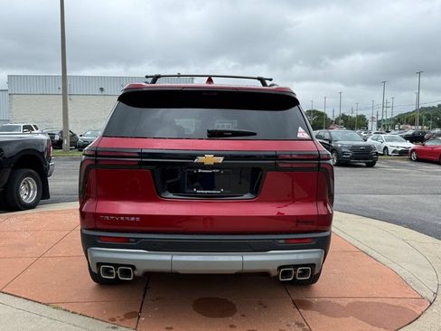 New 2026 Chevrolet Traverse LT w/ Sun and Wheel Package FWD image 5