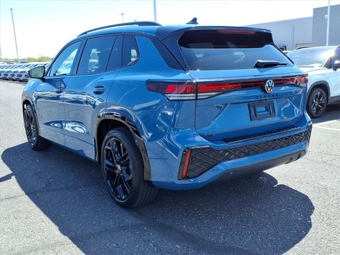 New 2025 Volkswagen Tiguan SE R-Line image 6