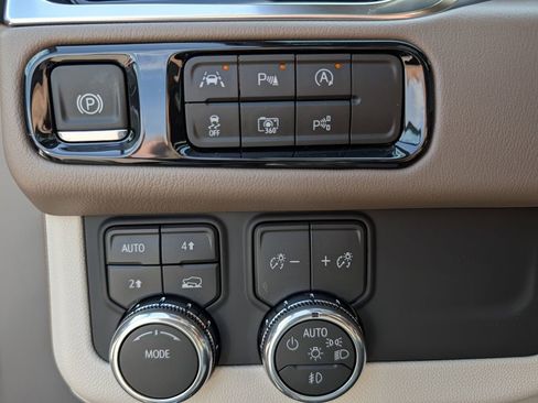 New 2026 GMC Yukon XL Denali w/ Sun & Power Step Package AWD/4WD image 20