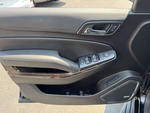 Used 2019 Chevrolet Tahoe LT w/ Luxury Package AWD/4WD image 14