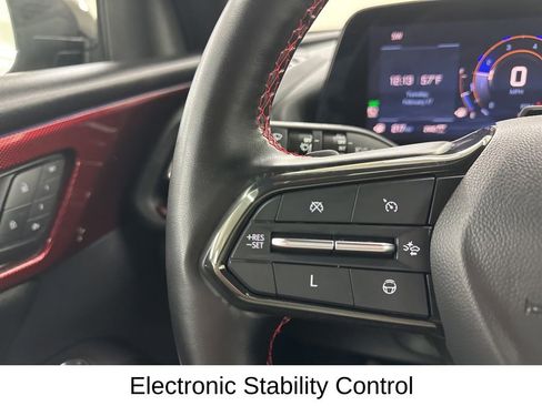 Used 2024 Chevrolet Traverse RS image 36