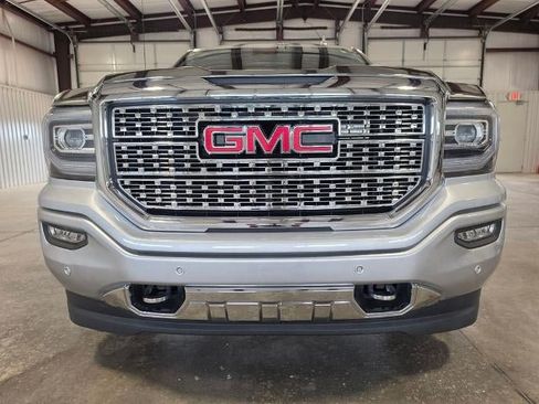 Used 2018 GMC Sierra 1500 Denali w/ Denali Ultimate Package AWD/4WD image 8