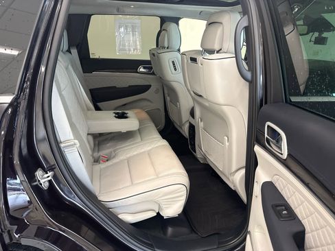 Used 2021 Jeep Grand Cherokee Summit AWD/4WD image 17