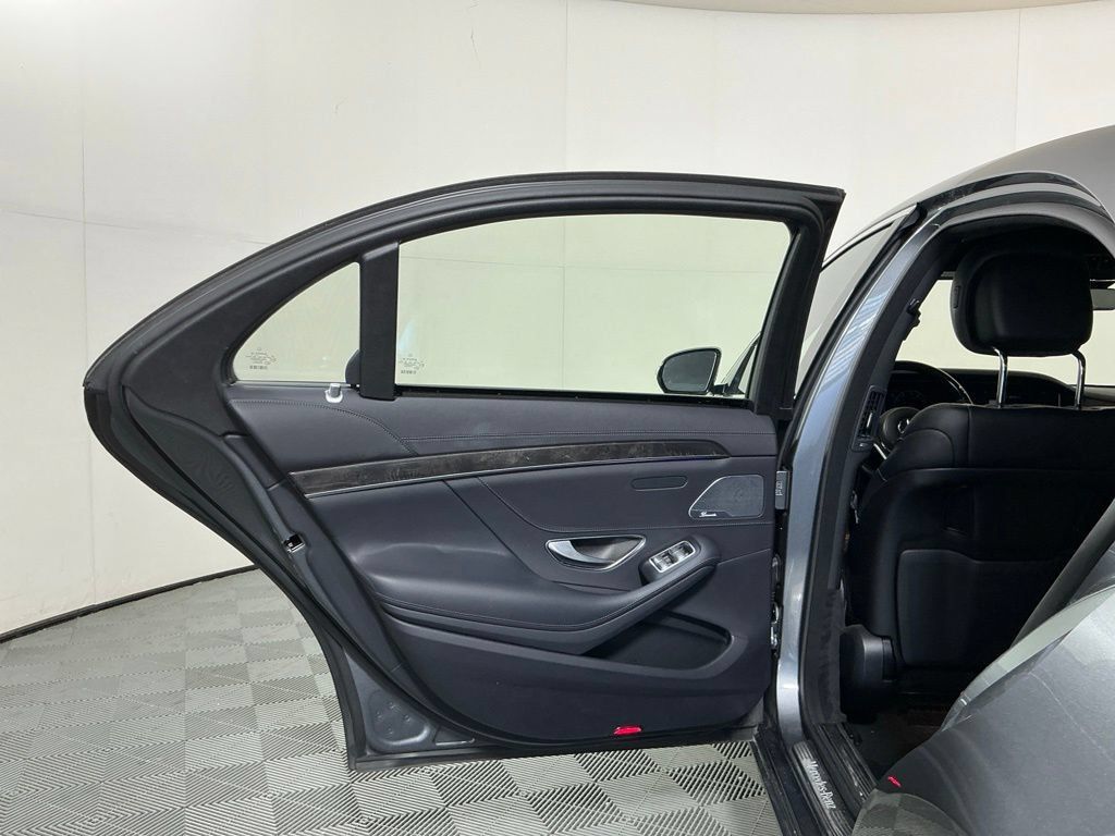 Used 2019 Mercedes-Benz S 450 Sedan image 23