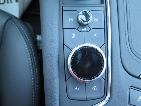 New 2026 Cadillac XT5 Luxury AWD/4WD image 13