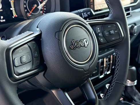 New 2026 Jeep Gladiator Sport AWD/4WD image 29