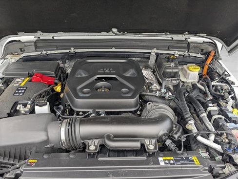 Used 2024 Jeep Wrangler Willys image 24