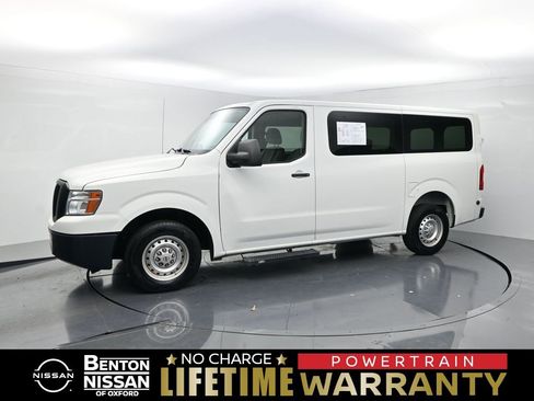 Used 2018 Nissan NV 3500 S RWD image 1
