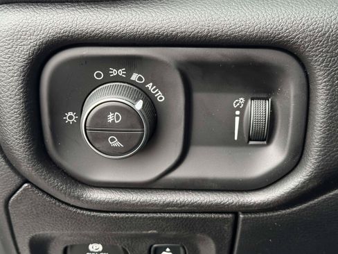 New 2026 RAM 1500 Big Horn AWD/4WD image 9