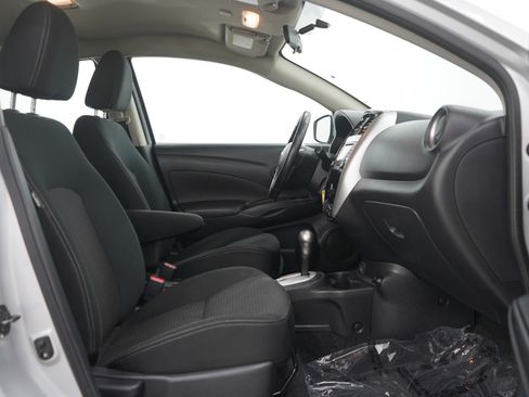 Used 2018 Nissan Versa SV w/ SV Special Edition Package FWD image 11