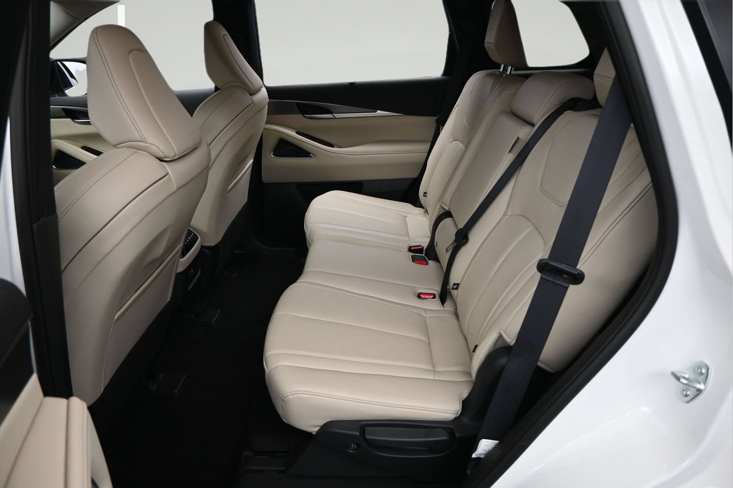 Used 2025 INFINITI QX60 Luxe FWD image 11