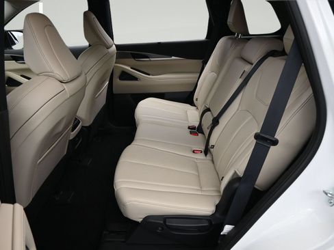 Used 2025 INFINITI QX60 Luxe FWD image 11