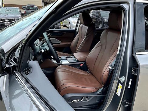 Used 2023 Acura MDX SH-AWD w/ Advance Package image 11