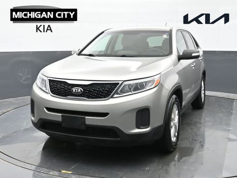 Used 2014 Kia Sorento LX image 1