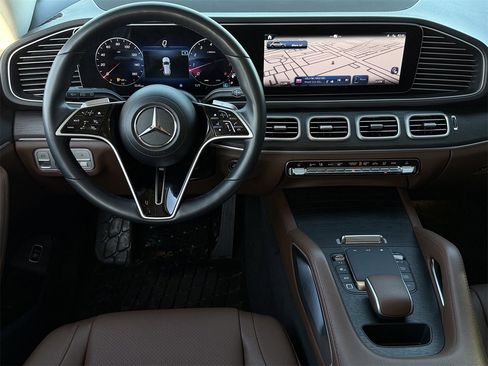 Used 2025 Mercedes-Benz GLE 350 4MATIC image 11