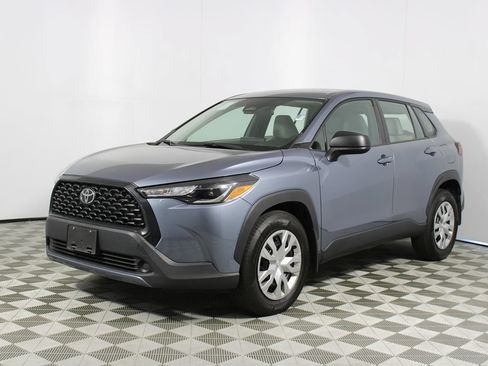 Used 2025 Toyota Corolla Cross L FWD image 29