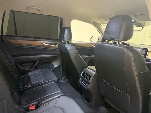 Used 2024 Volkswagen Atlas SE AWD/4WD image 37