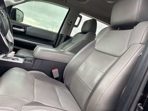 Used 2019 Toyota Tundra Limited w/ Limited Premium Package image 8