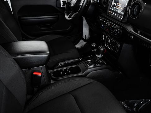 Used 2023 Jeep Wrangler Unlimited w/ Cold Weather Group AWD/4WD image 29