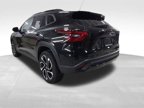 Used 2024 Chevrolet Trax RS w/ Driver Confidence Package image 8