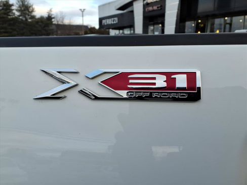 Used 2022 GMC Sierra 2500 SLE w/ SLE Convenience Package image 21