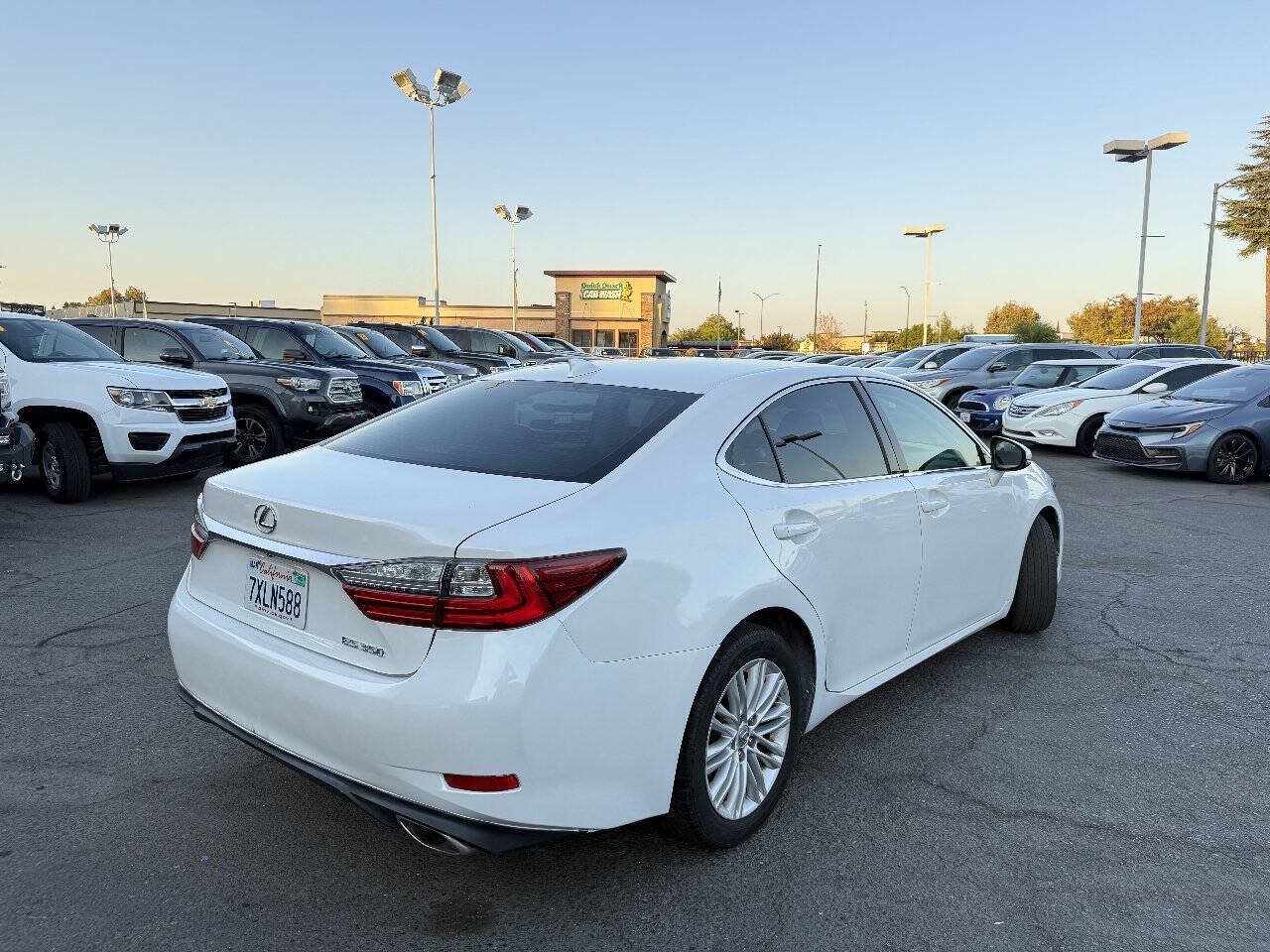 Used 2017 Lexus ES 350 FWD image 7