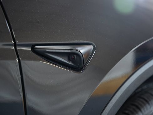 Used 2026 Tesla Model Y Long Range AWD/4WD image 18