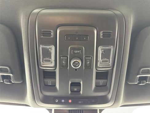 Used 2024 Chevrolet Tahoe High Country AWD/4WD image 24