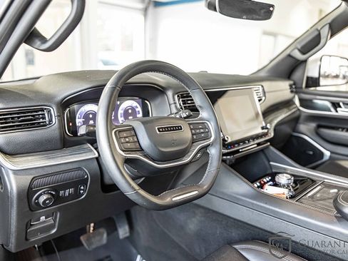 Used 2022 Jeep Wagoneer Series II w/ Flexible Seating Group image 20