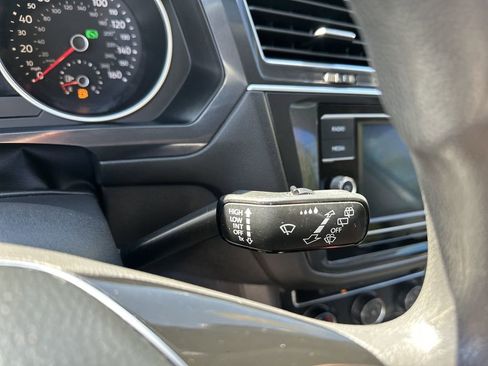 Used 2018 Volkswagen Tiguan S image 16