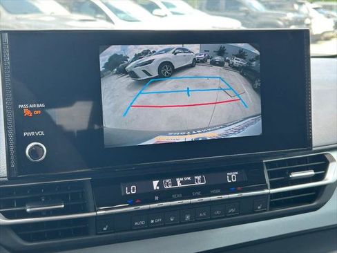 Certified 2026 Toyota Sienna XLE FWD image 35